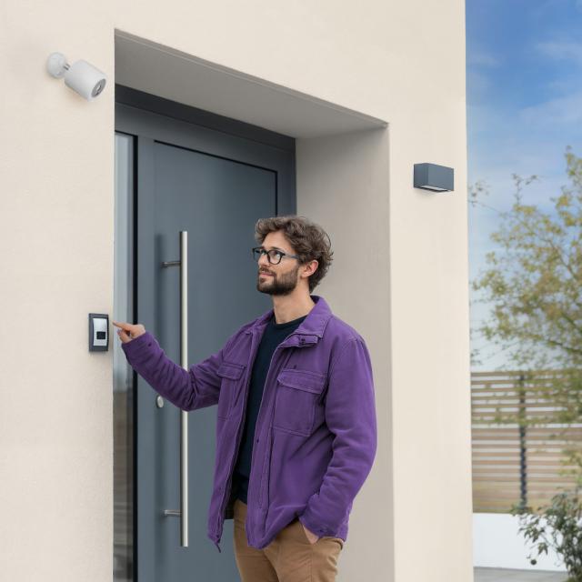 HAMA Wi-Fi Камера за външно наблюдение с детектор за светлина и движение, 2688 x 1520p, 4MP 