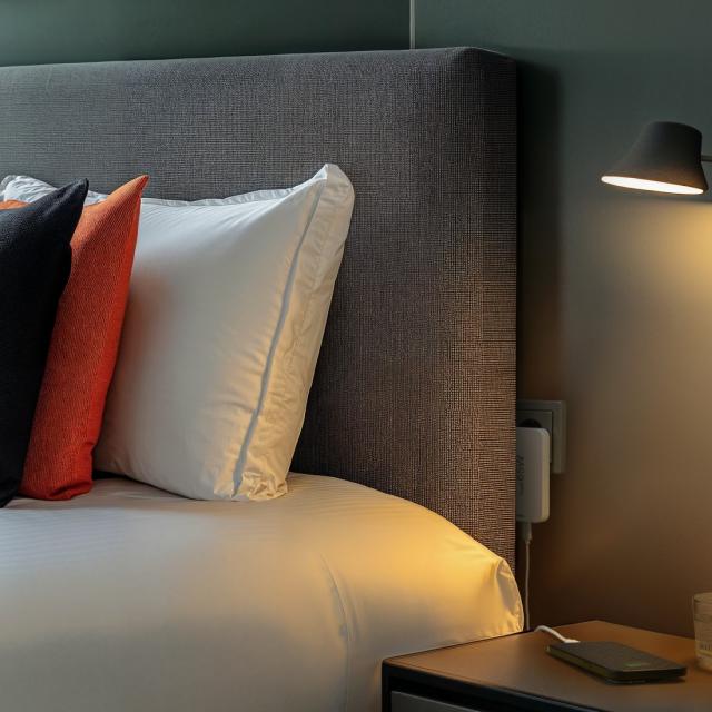 HAMA Бързо мини зарядно, 65W, 2x USB-C, 1x USB-A, PD, плоско, бяло 