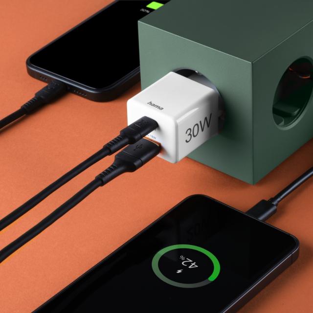 HAMA Бързо мини Gan зарядно, 30 W, 1x USB-C, 1x USB-A, PD, бял 