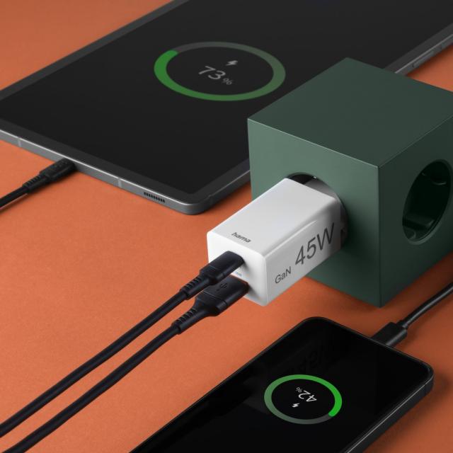 Hama Fast Charger, 1x USB-C, 1x USB-A, Mini Charger, PD, 45 W, white 
