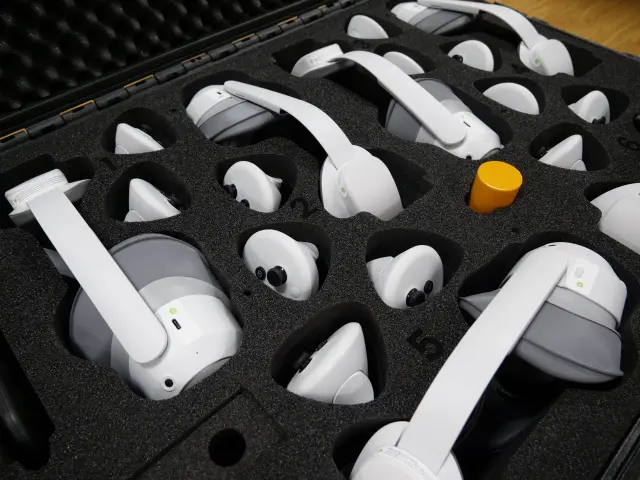 VR Expert set-6 pcs PICO 4 Ultra VR headsets, case, tablet, router, accessories 