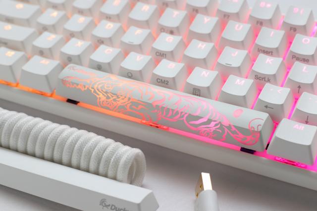 Геймърскa механична клавиатура Ducky One 3 Pure White SF 65%, Hotswap Cherry MX Blue, RGB, PBT Keycaps 