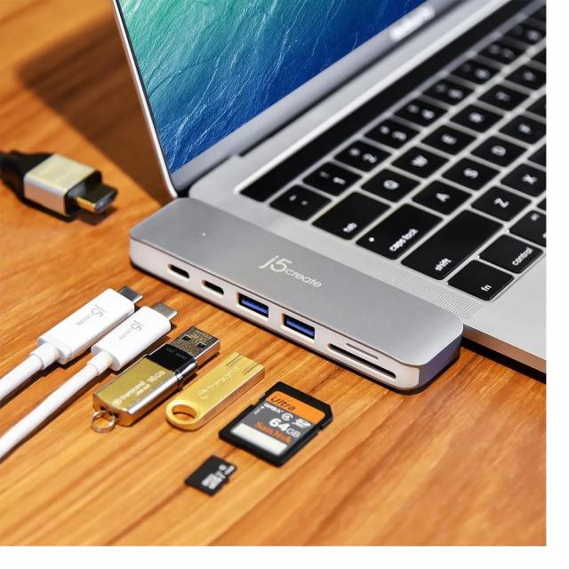 Докинг станция j5 create JCD382, UltraDrive USB-C mini dock за MacBook Pro