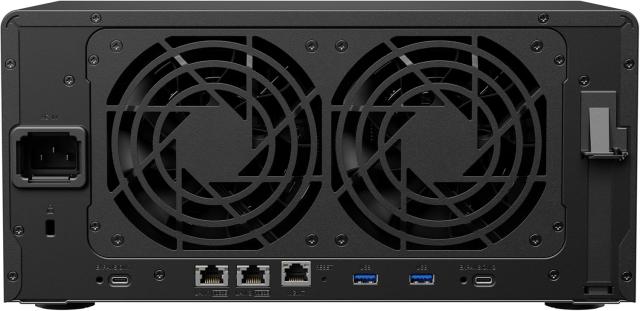 Мрежов сторидж Synology DS1825+, за 8 диска, AMD Ryzen V1500B, 8 GB DDR4 