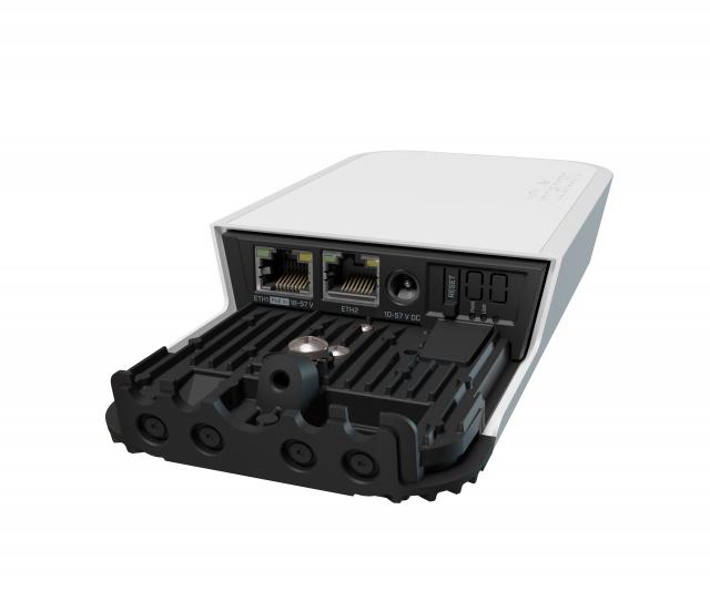Безжичен Access Point MikroTik wAP ac RBwAPG-5HacD2HnD, 2 x 10/100/1000, 2.4 GHz (300Mpbs)/5GHz (867Mbps) 