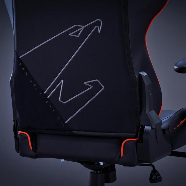 Геймърски стол Gigabyte Aorus AGC310, Черно и Оранжево 