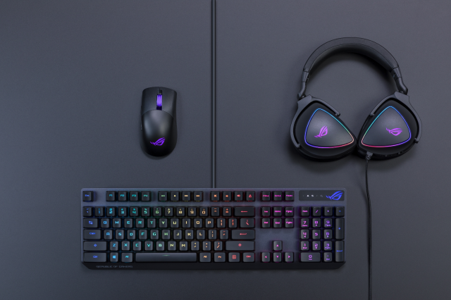 Геймърски слушалки ASUS ROG Delta S, USB-C, Aura Sync RGB 