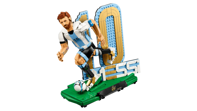 LEGO Football Legend: Lionel Messi – Soccer Legend (43015) 