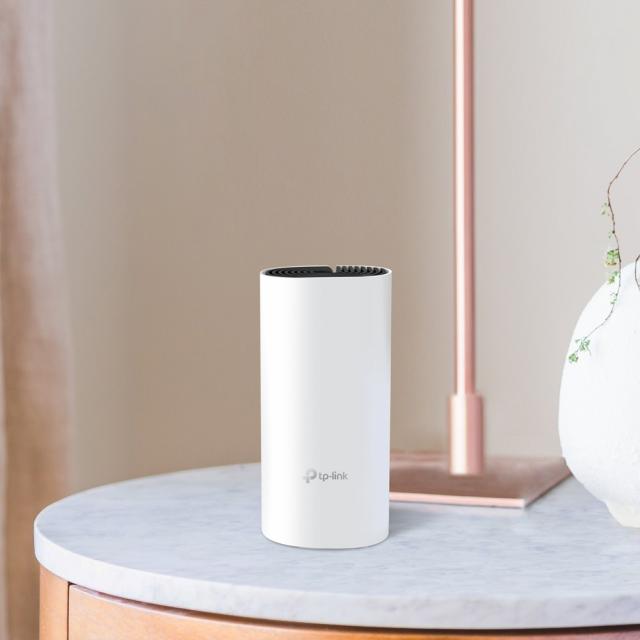 Безжичен рутер TP-Link Deco M4, AC1200, 2.4/5 GHz, 300 -  867 Mbps, Gigabit, 3 бр. в комплект 