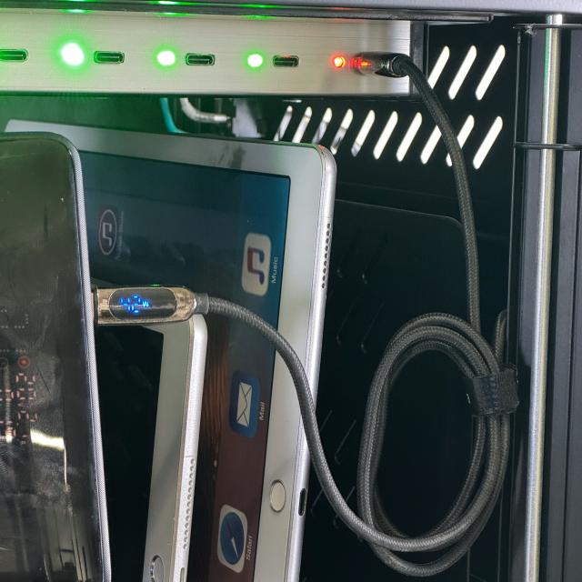 Universal charging cabinet for up to 16 tablets Estillo IP-2316 for wall mounting or freestanding, 16 x USB-C ports 