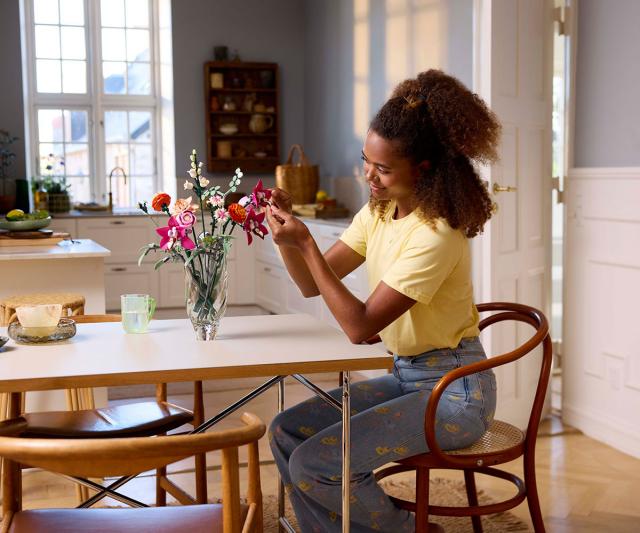 LEGO  Botanicals - Beautiful Pink Flower Bouquet , 10342 