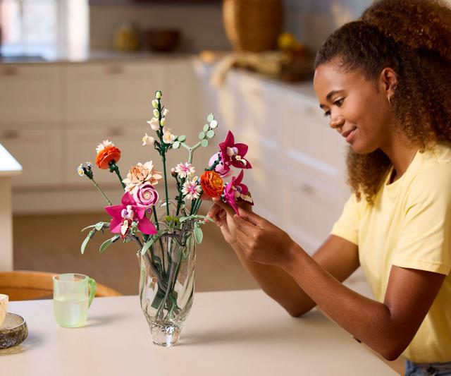 LEGO  Botanicals - Beautiful Pink Flower Bouquet , 10342 