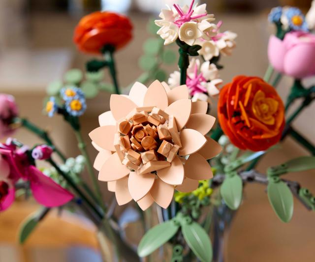 LEGO  Botanicals - Beautiful Pink Flower Bouquet , 10342 