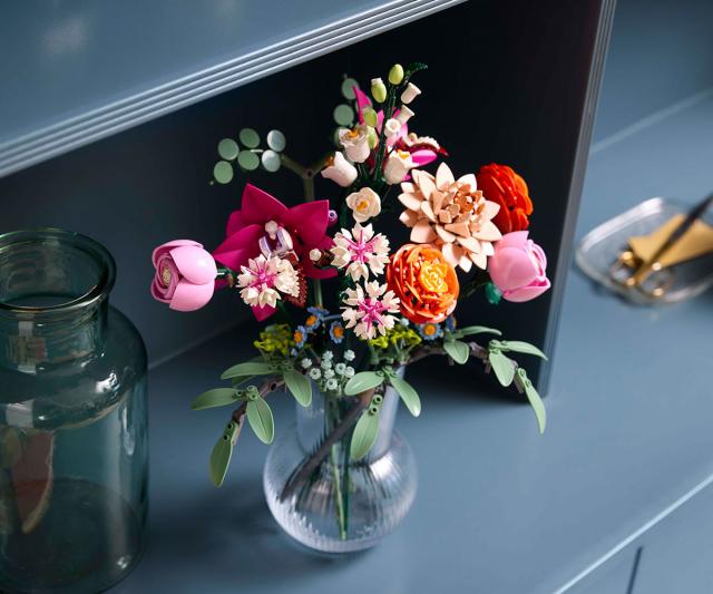 LEGO  Botanicals - Beautiful Pink Flower Bouquet , 10342 