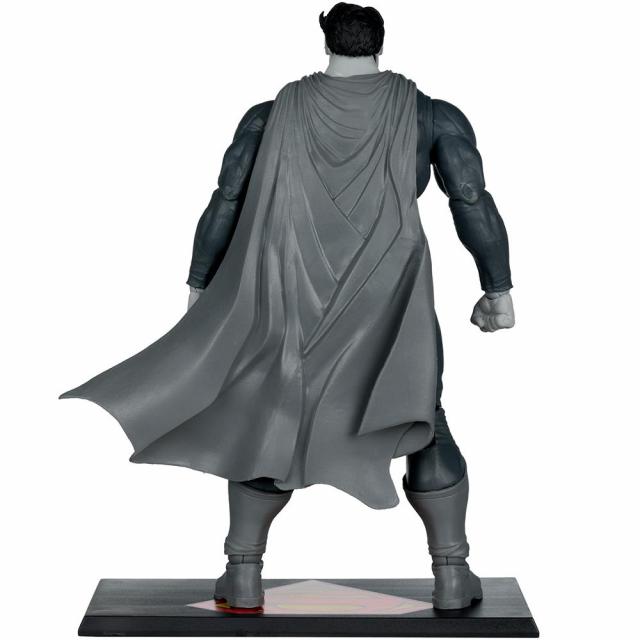 Фигурка DC Multiverse Superman (The Dark Knight Returns) Black & White Accent Edition Gold Label 7in 