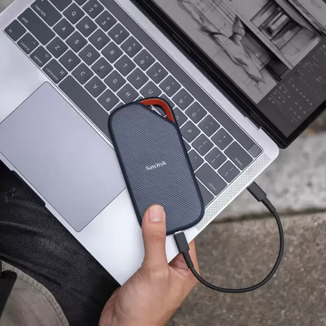 SanDisk Външен преносим SSD твърд диск 2TB Extreme PRO USB4, USB3.2, 3800 MB/s read, 3700MB/s write 