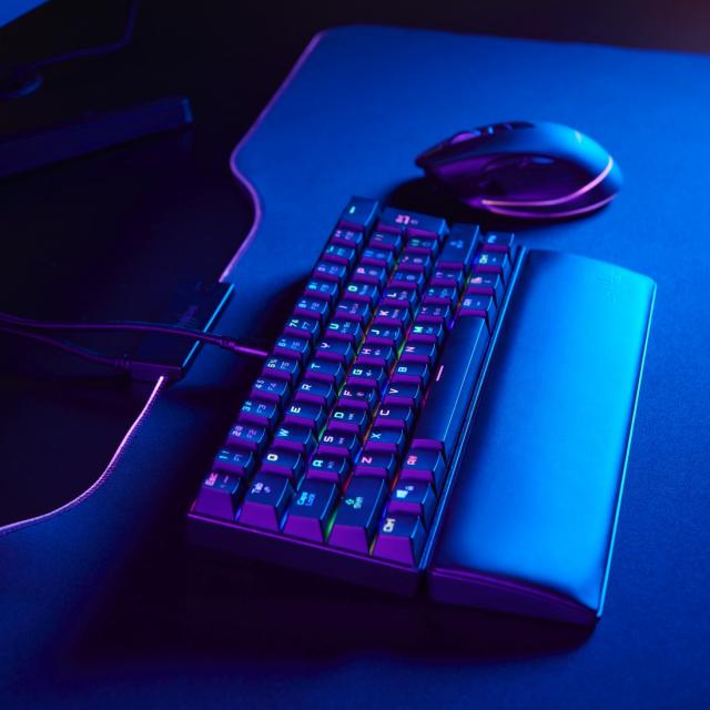 uRage Геймърска клавиатура "Exodus 760 Mechanical Mini", червени суичове, черна 