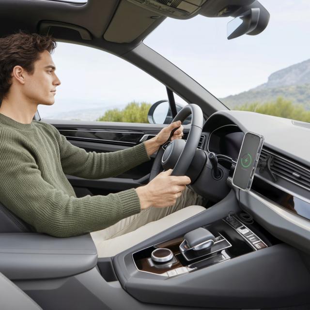 HAMA Безжично зарядно устройство Qi2, 15W, за кола, черно 