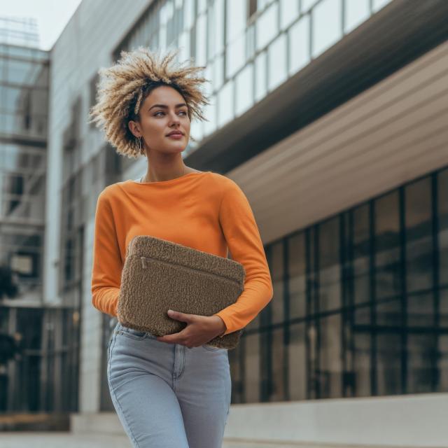 Hama “Cozy” Laptop Sleeve, 36 - 40 cm (14.1” - 15.6”), brown 