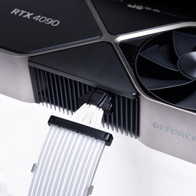 Удължителен RGB кабел Lian-Li Strimer Plus V2, 16-Pin - 12VHPWR за RTX 40-та серия, 168 LED 